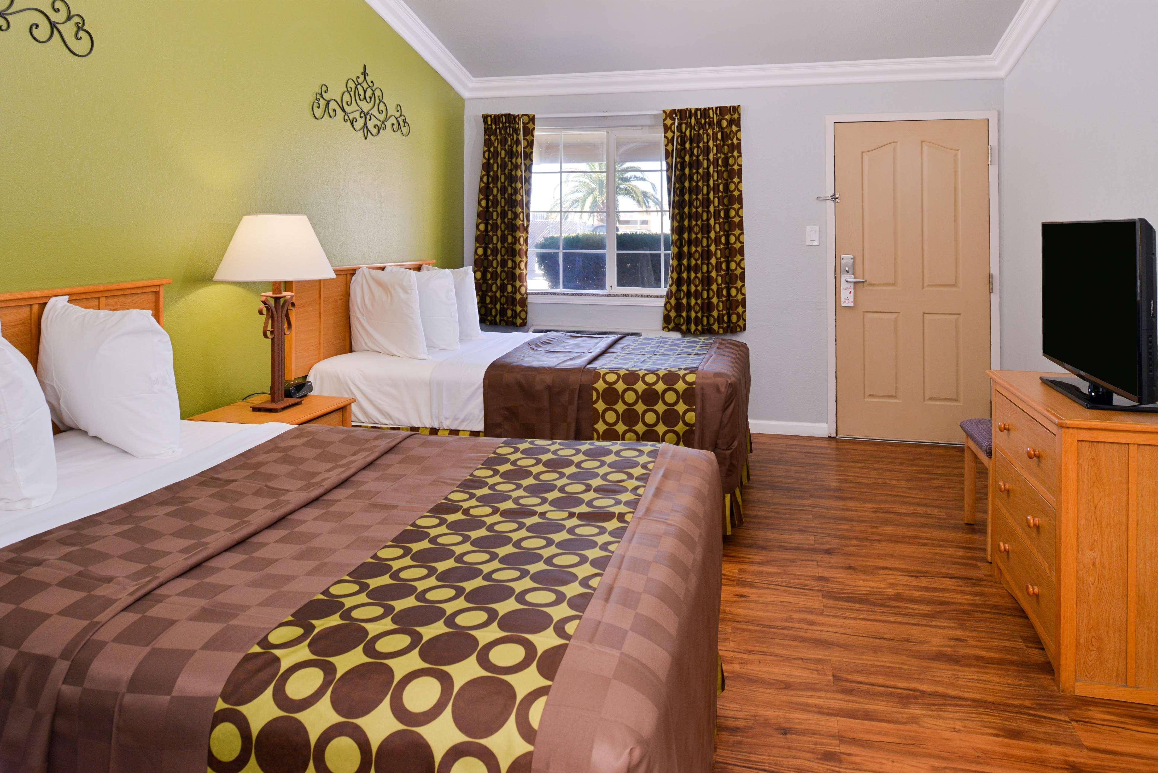 Americas Best Value Inn לוס באנוס מראה חיצוני תמונה