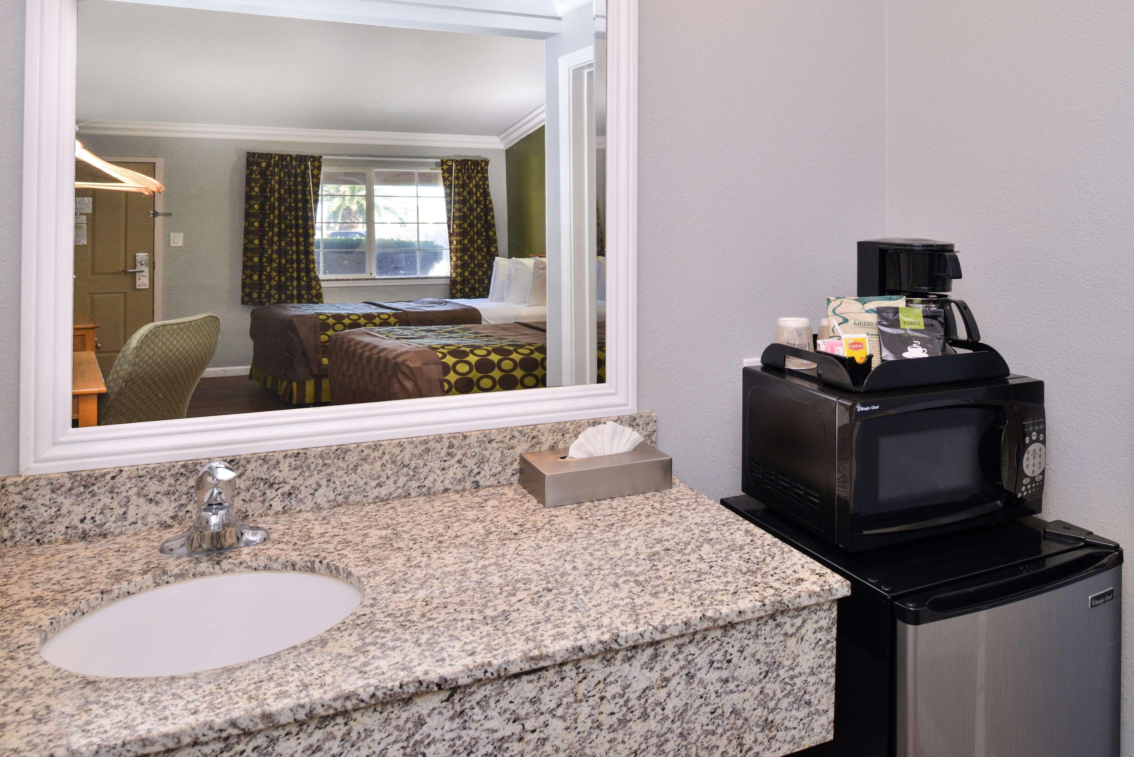 Americas Best Value Inn לוס באנוס מראה חיצוני תמונה